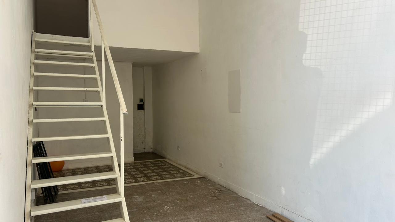 Foto de Alquiler de local comercial con entrepiso/deposito, imagen 1