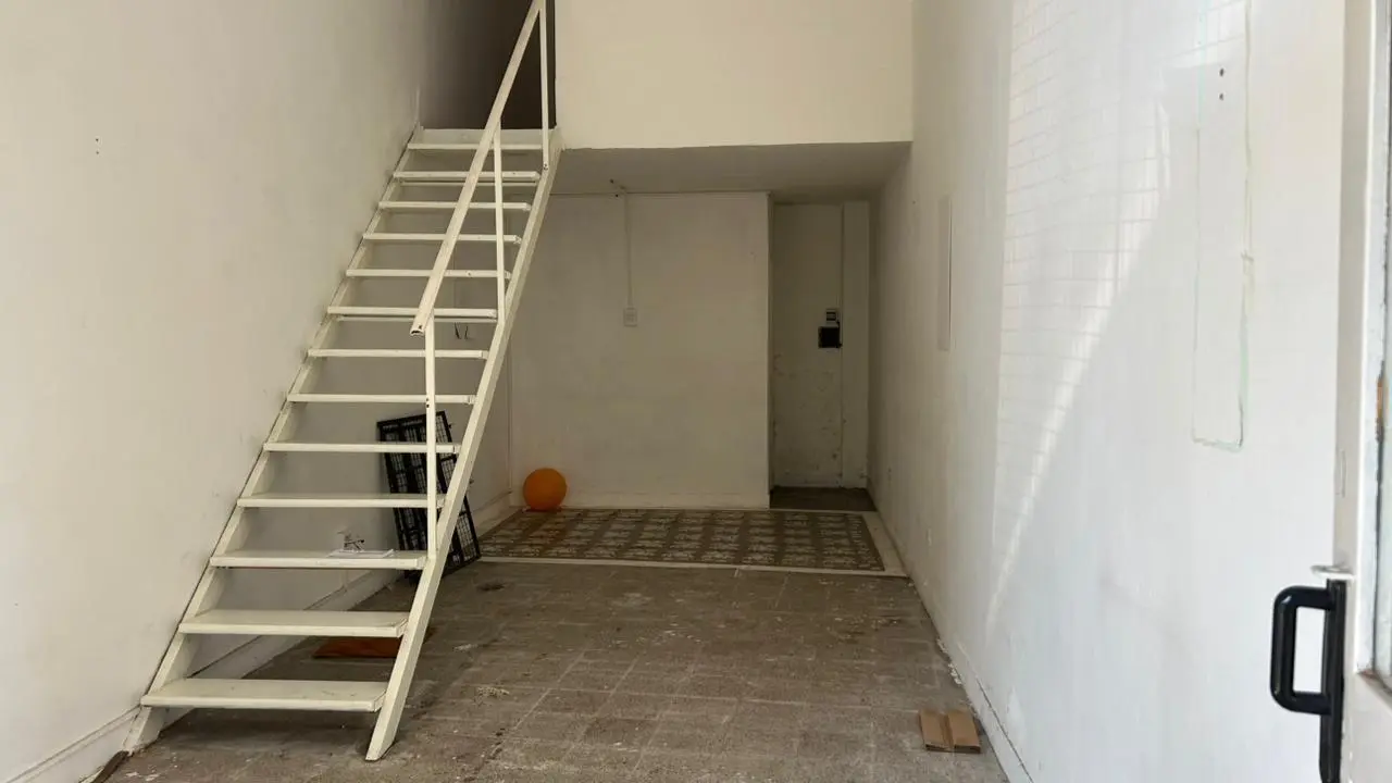 Alquiler de local comercial con entrepiso/deposito 5