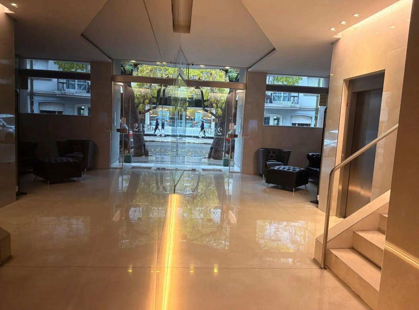 Departamento 4 ambientes balcón terraza con parrilla 3