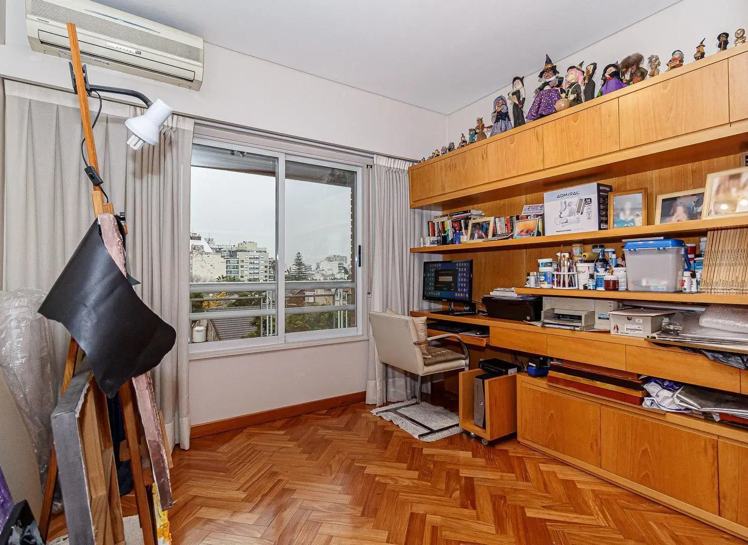 Departamento de 4 Ambientes con Cochera en Villa del Parque 5