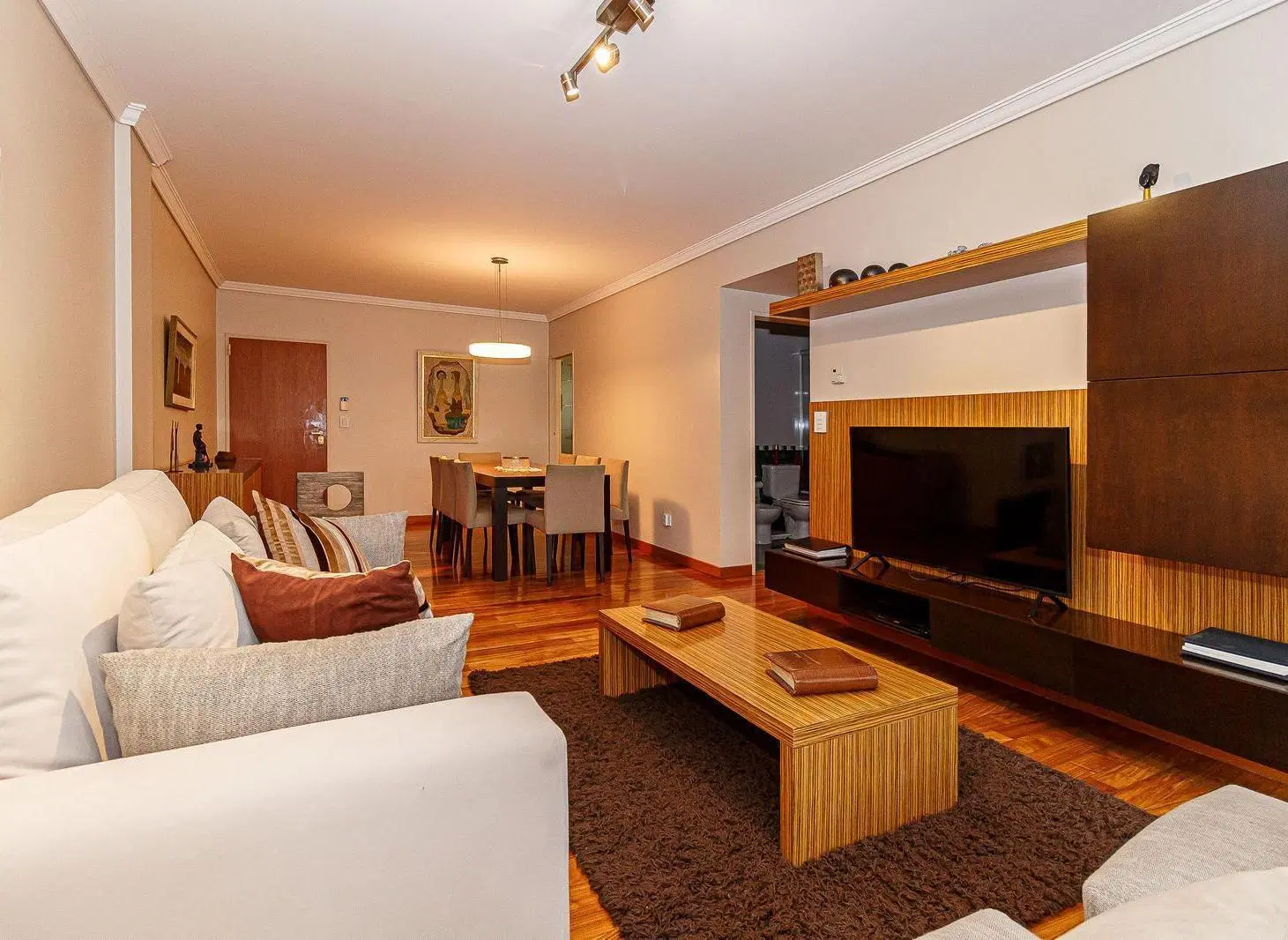 Departamento de 4 Ambientes con Cochera en Villa del Parque 3