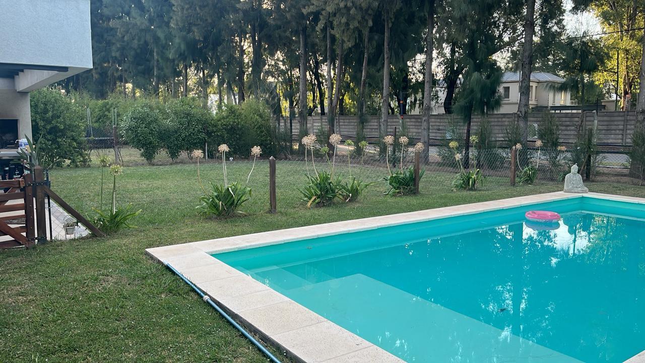 Casa VENTA/ALQUILER Barrio rpivado Santa Juana Canning JARDIN PILETA