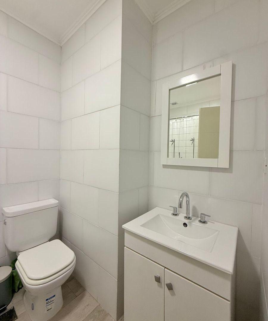 Foto de Departamento con 2 habitaciones, patio, parrilla y cochera en La Cañada, imagen 5
