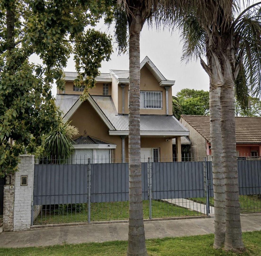 Foto de Casa en Venta Berazategui 4 ambientes con Jardín, imagen 1