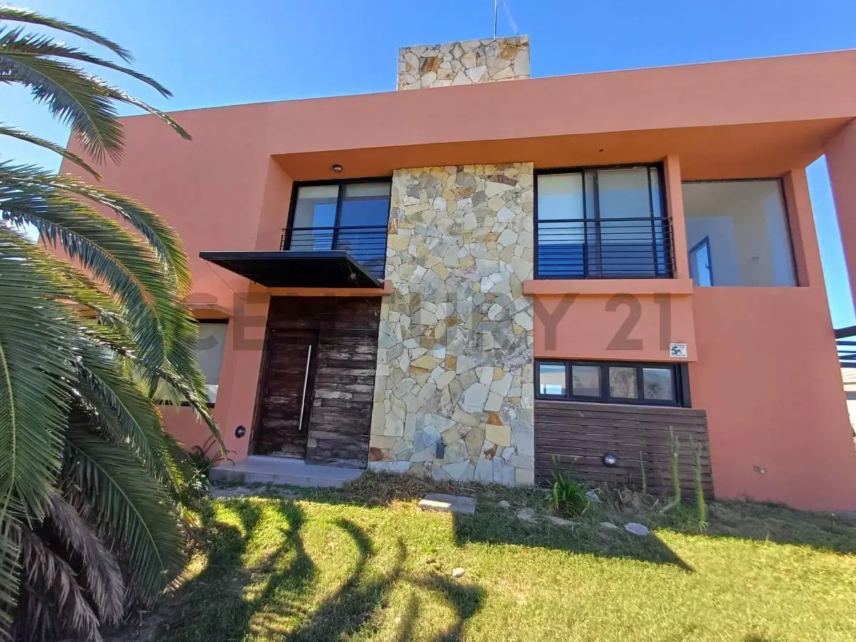 CASA EN VENTA 05 AMB SAN SEBASTIAN AREA 5 2