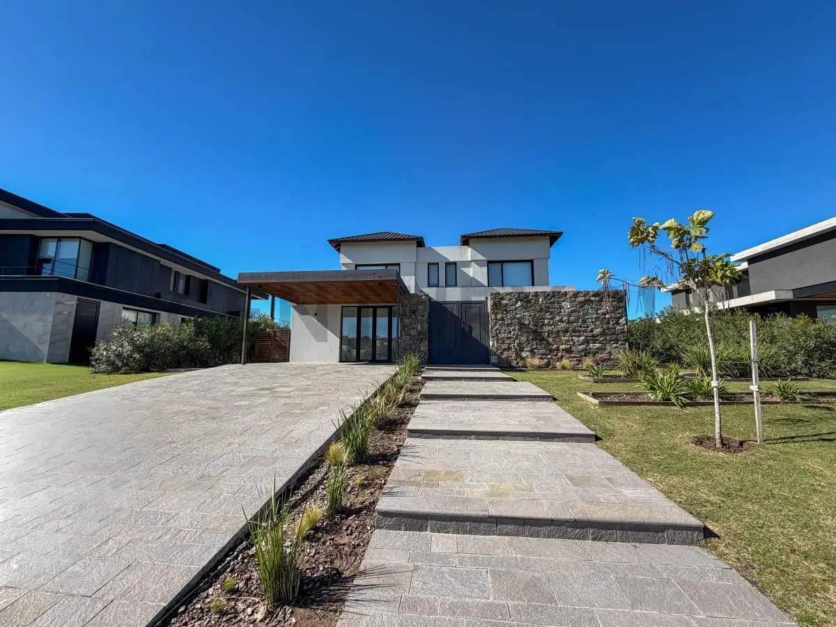 Casa en venta en La Calesa, Pilará —  vista al lago y al golf 5