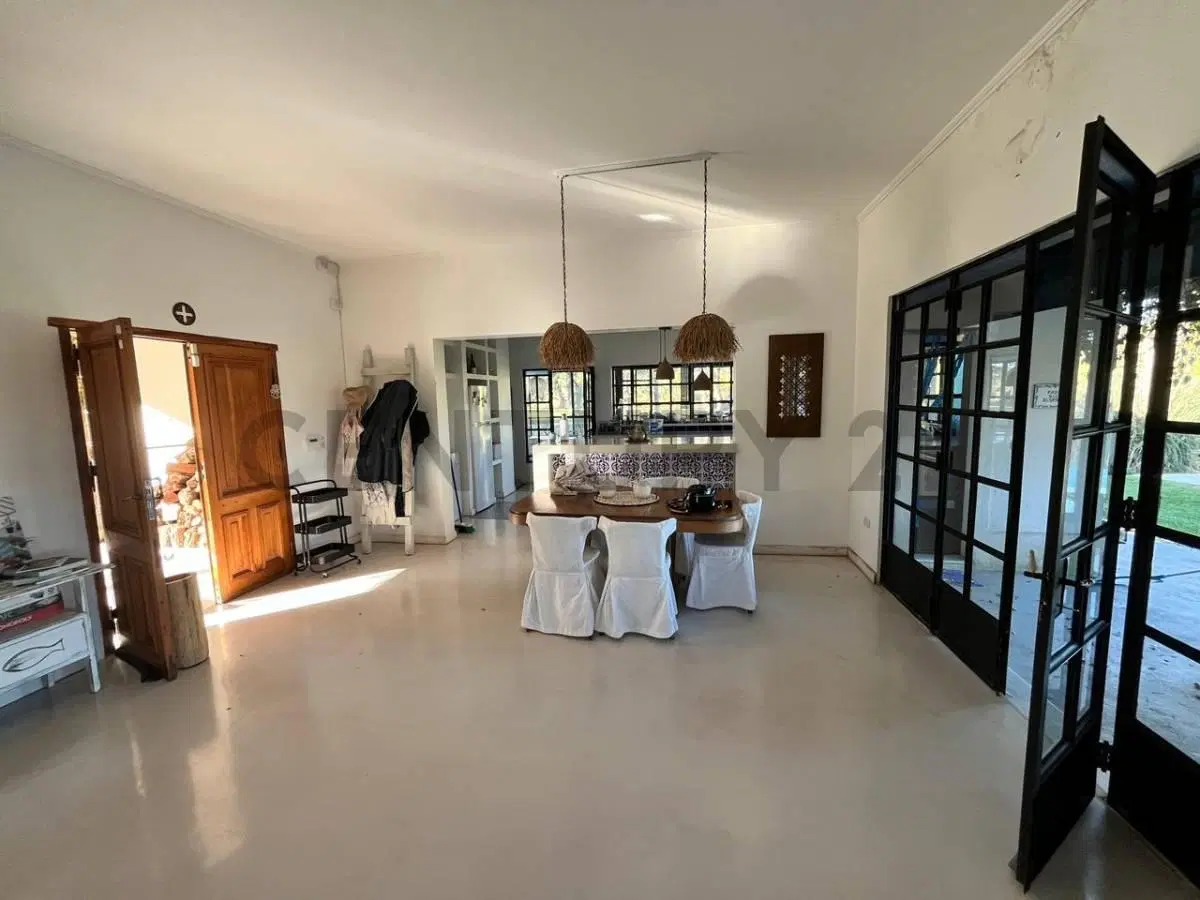 ALQUILER DE CASA CON ESTILO MUY CÁLIDO Y SUPER LUMINOSA (AMUEBLADA) 5