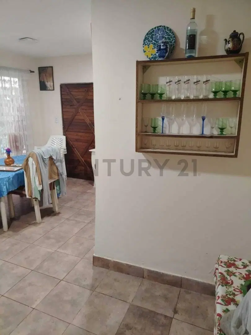 EN  VENTA IMPECABLE RESIDENCIA DE 8 AMBIENTES EN SAN MIGUEL-SUITE DE LUJO Y PILETA CLIMATIZADA 5
