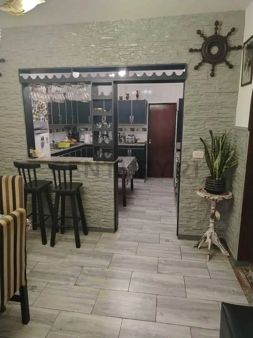 EN  VENTA IMPECABLE RESIDENCIA DE 8 AMBIENTES EN SAN MIGUEL-SUITE DE LUJO Y PILETA CLIMATIZADA 4