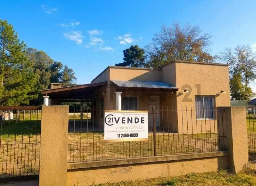VENTA CASA 3 AMBIENTES, PILETA Y GRAN LOTE 2000 M2 4