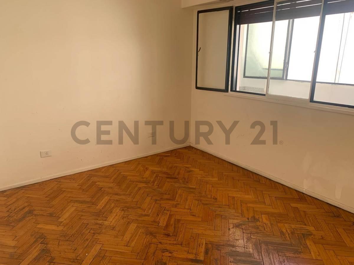 Foto de ALQUILER PERMANENTE-Excelente 3 Amb Al Frente con Balcón Corrido | Villa Devoto | 84 m² | Luminoso, imagen 4