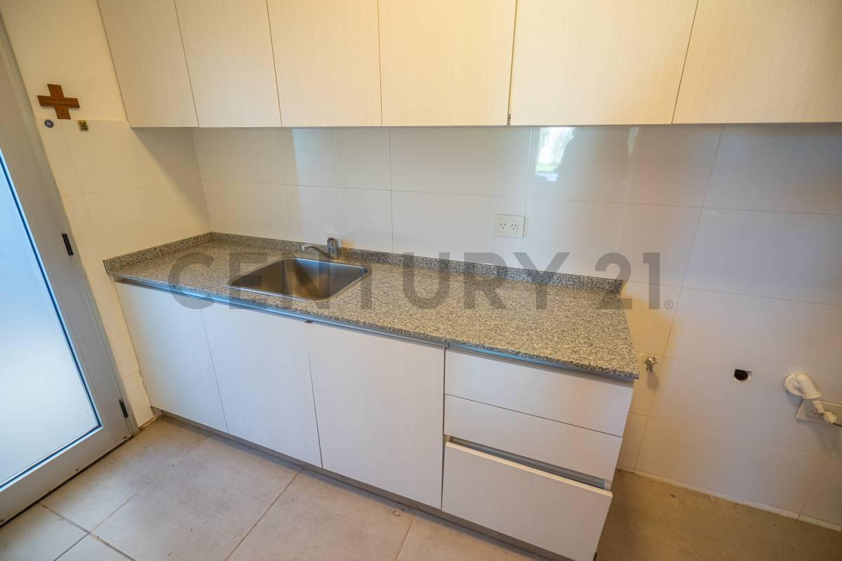 Foto de CASA VENTA 6AMB CON PILETA MANZANARES CHICO, imagen 5
