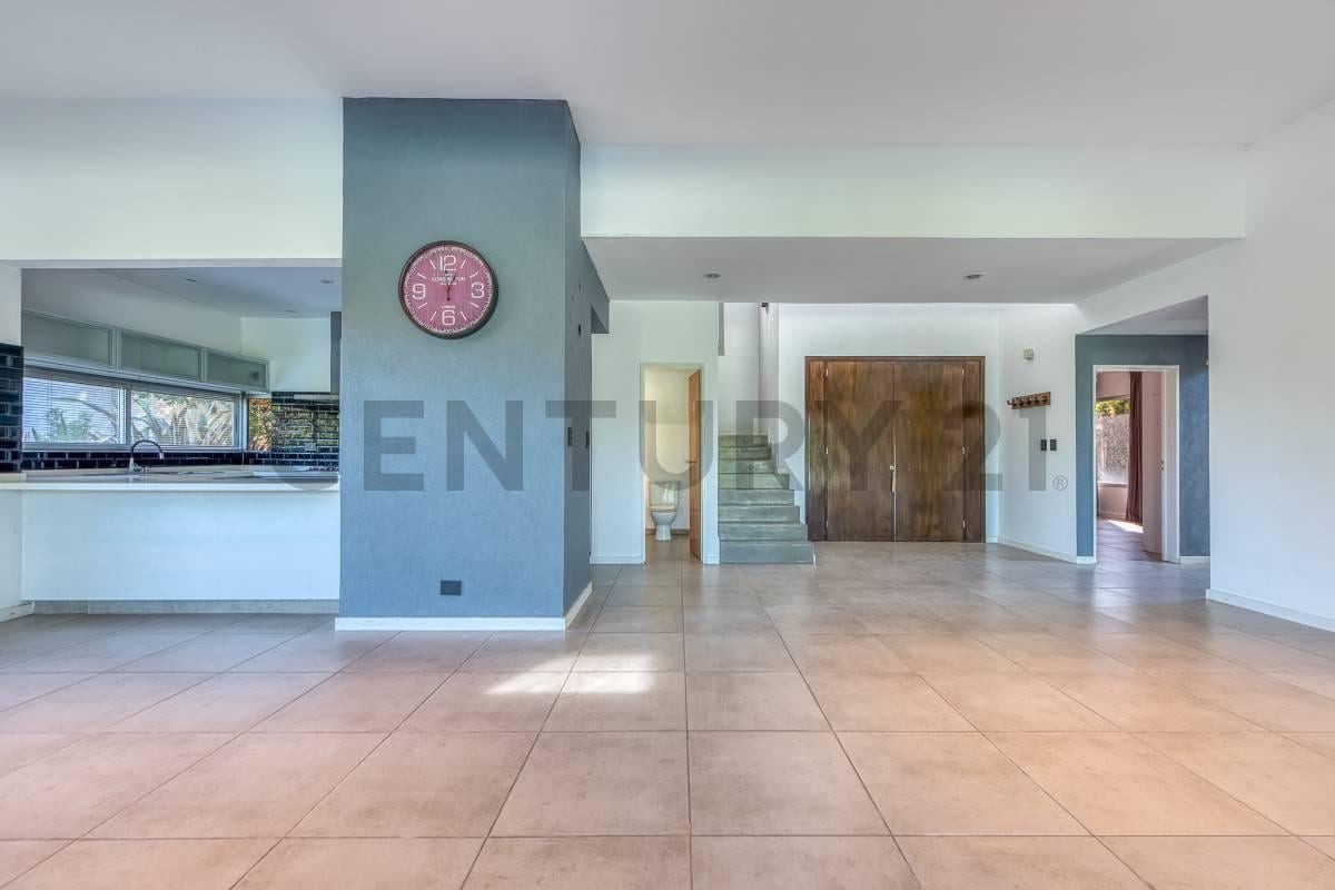 Foto de CASA VENTA 6AMB CON PILETA MANZANARES, imagen 4