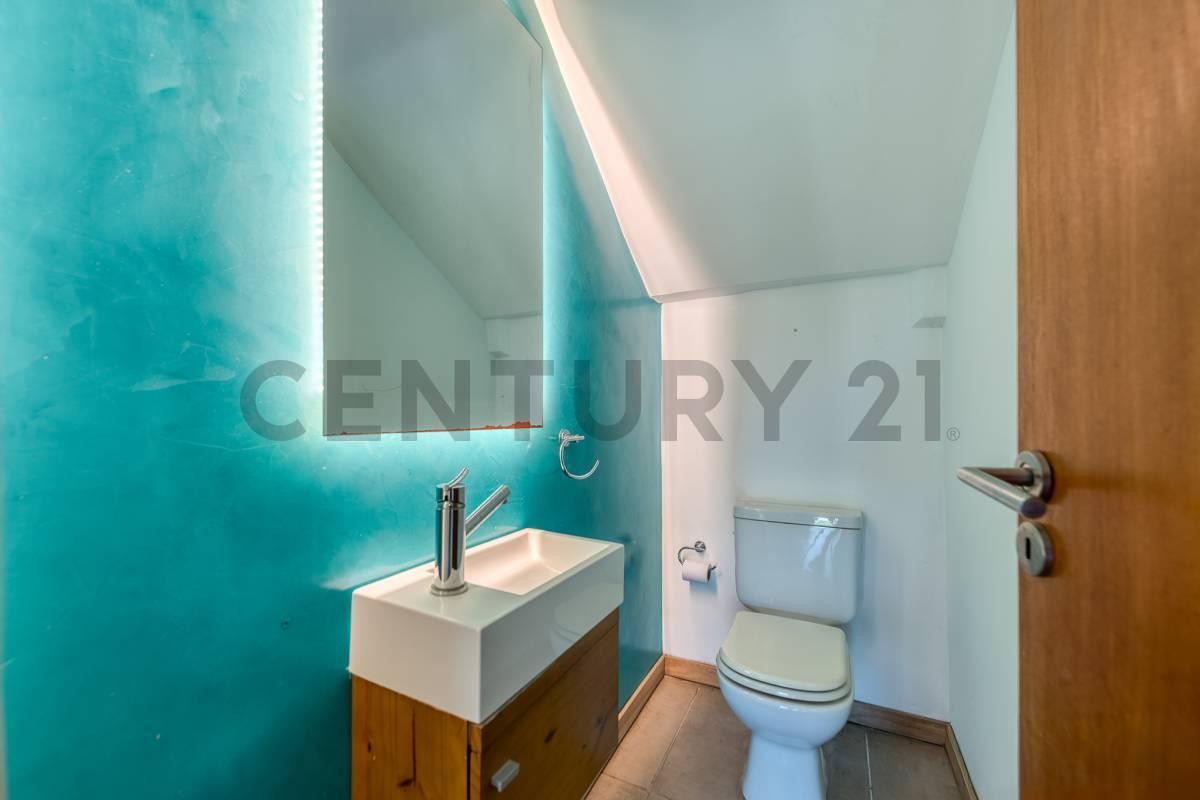 Foto de CASA VENTA 6AMB CON PILETA MANZANARES, imagen 3