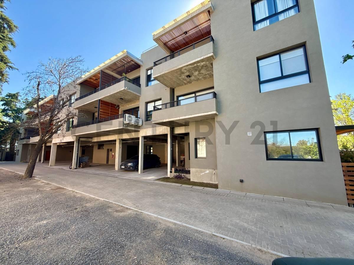 Foto de VENTA 3 AMB.CON DOBLE COCHERA Y BAULERA, imagen 1