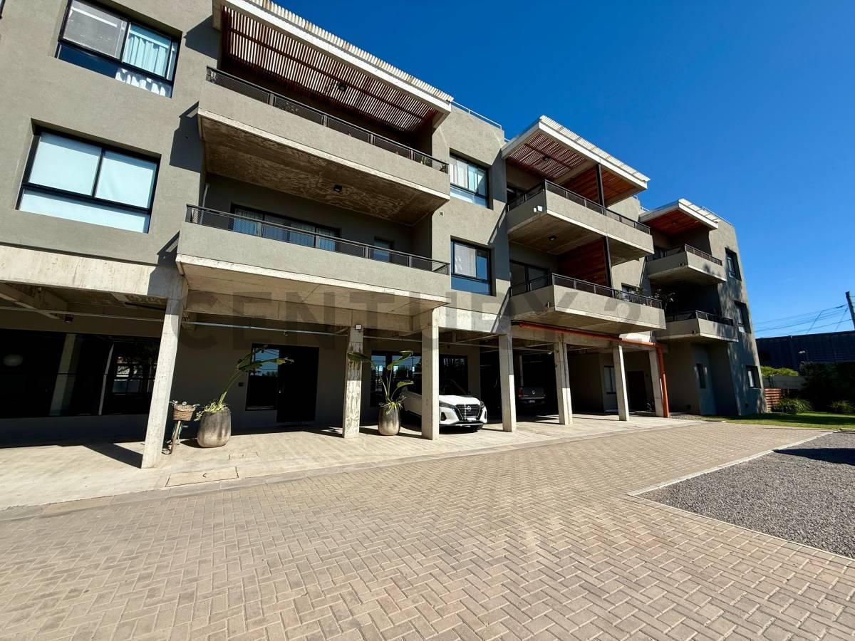 Foto de VENTA 3 AMB.CON DOBLE COCHERA Y BAULERA, imagen 2
