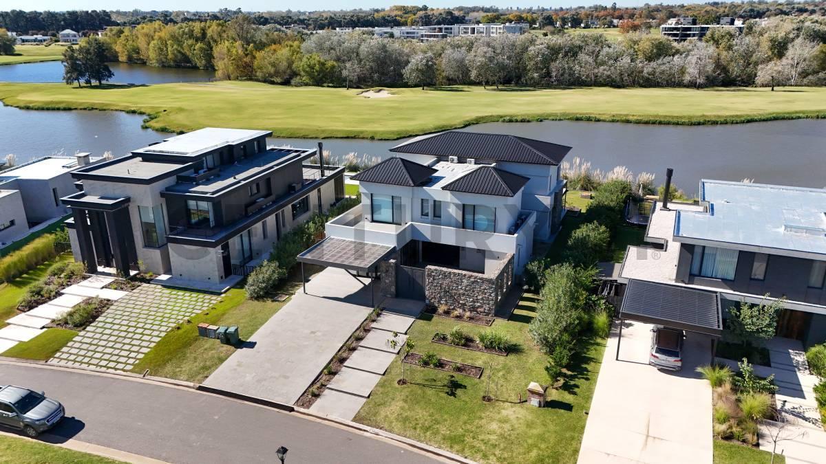 Foto de Casa en venta en La Calesa, Pilará — vista al lago y al golf, imagen 1
