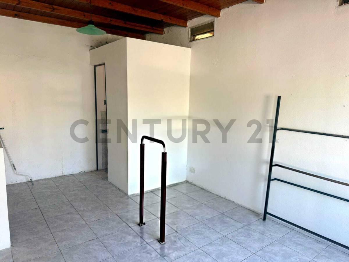 Foto de VENTA CASA Y LOCALES EN PARADA ROBLES | Lote 450 m² con Casa 4 AMB + 2, imagen 5
