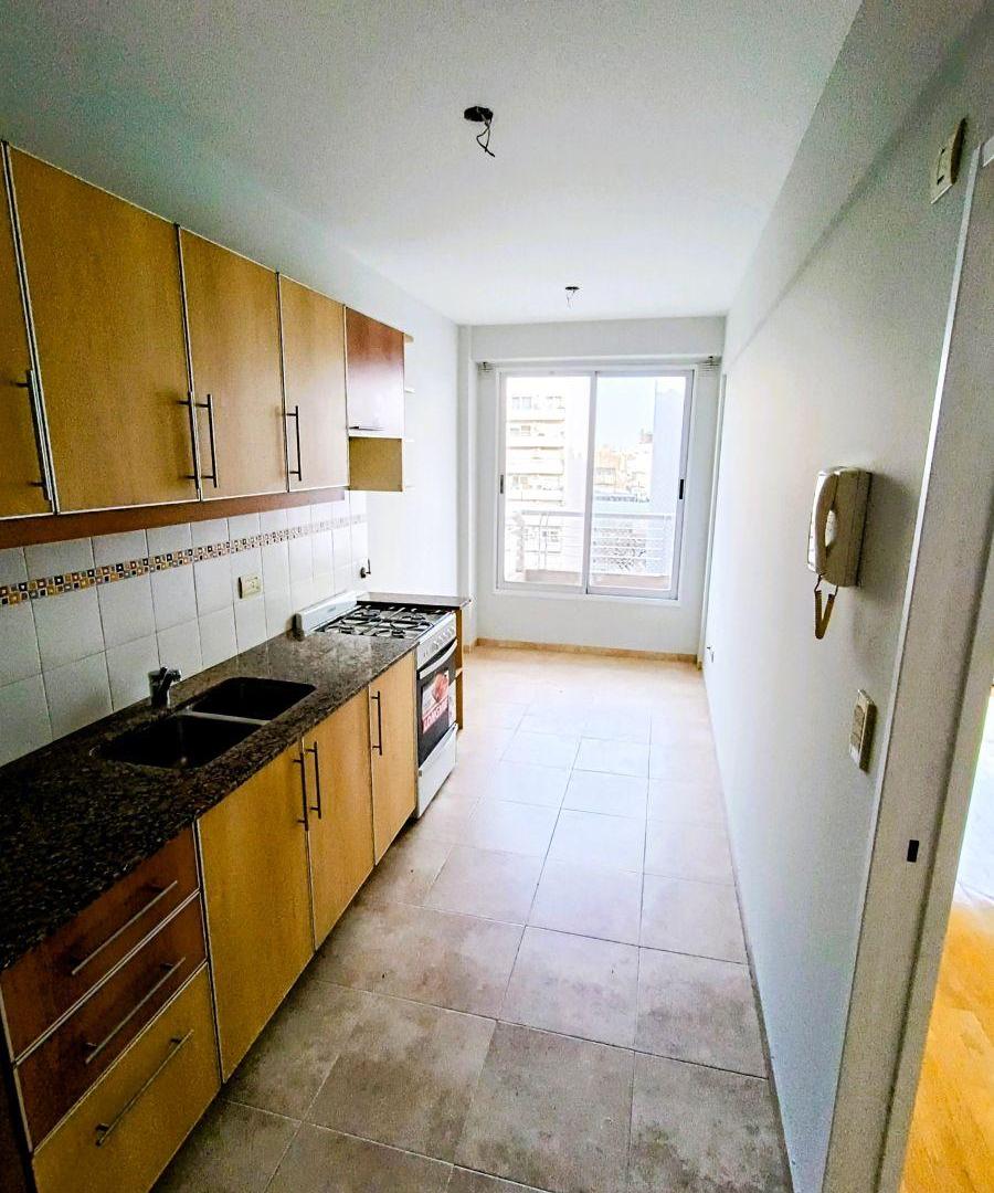 Foto de ALQUILER Semipiso 2amb suite con piscina jardines V. URQUIZA, imagen 1