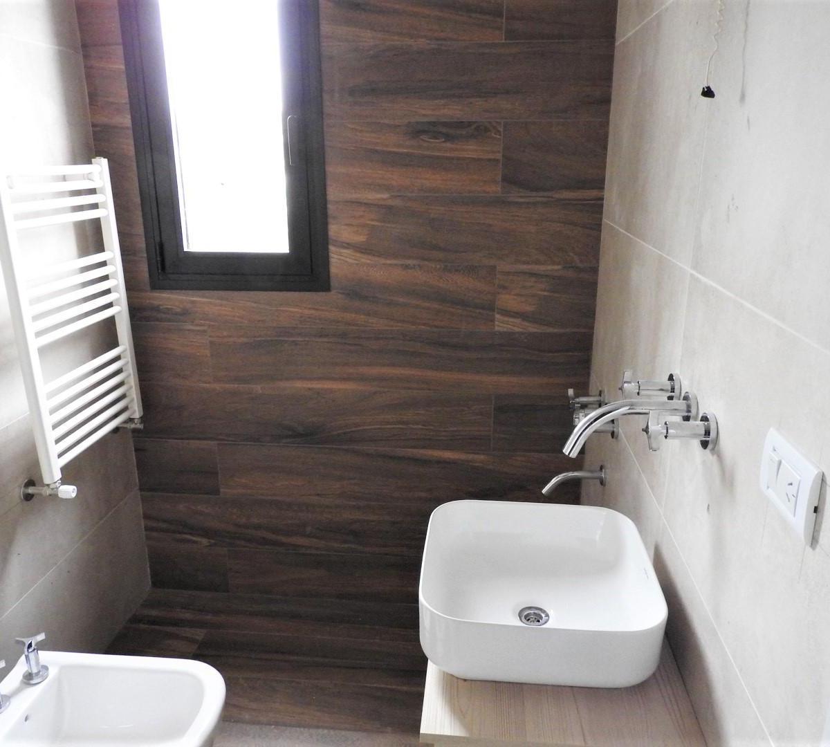 Foto de En venta Departamentos Semipisos de 2 ambientes de categoría en zona, imagen 3
