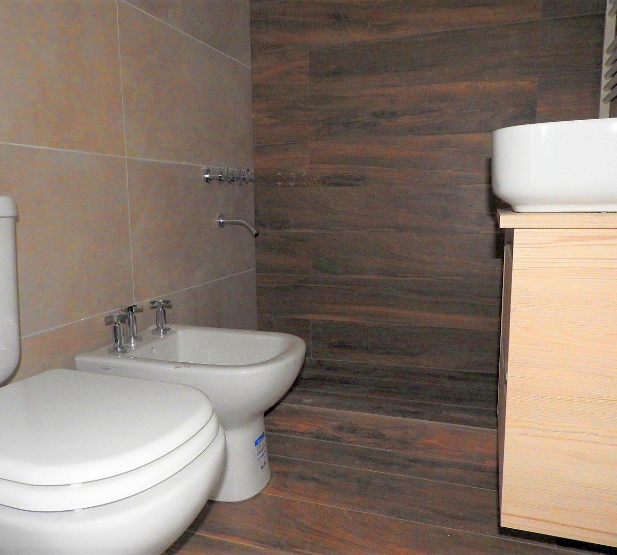 Foto de En venta Departamentos Semipisos de 2 ambientes de categoría en zona, imagen 2