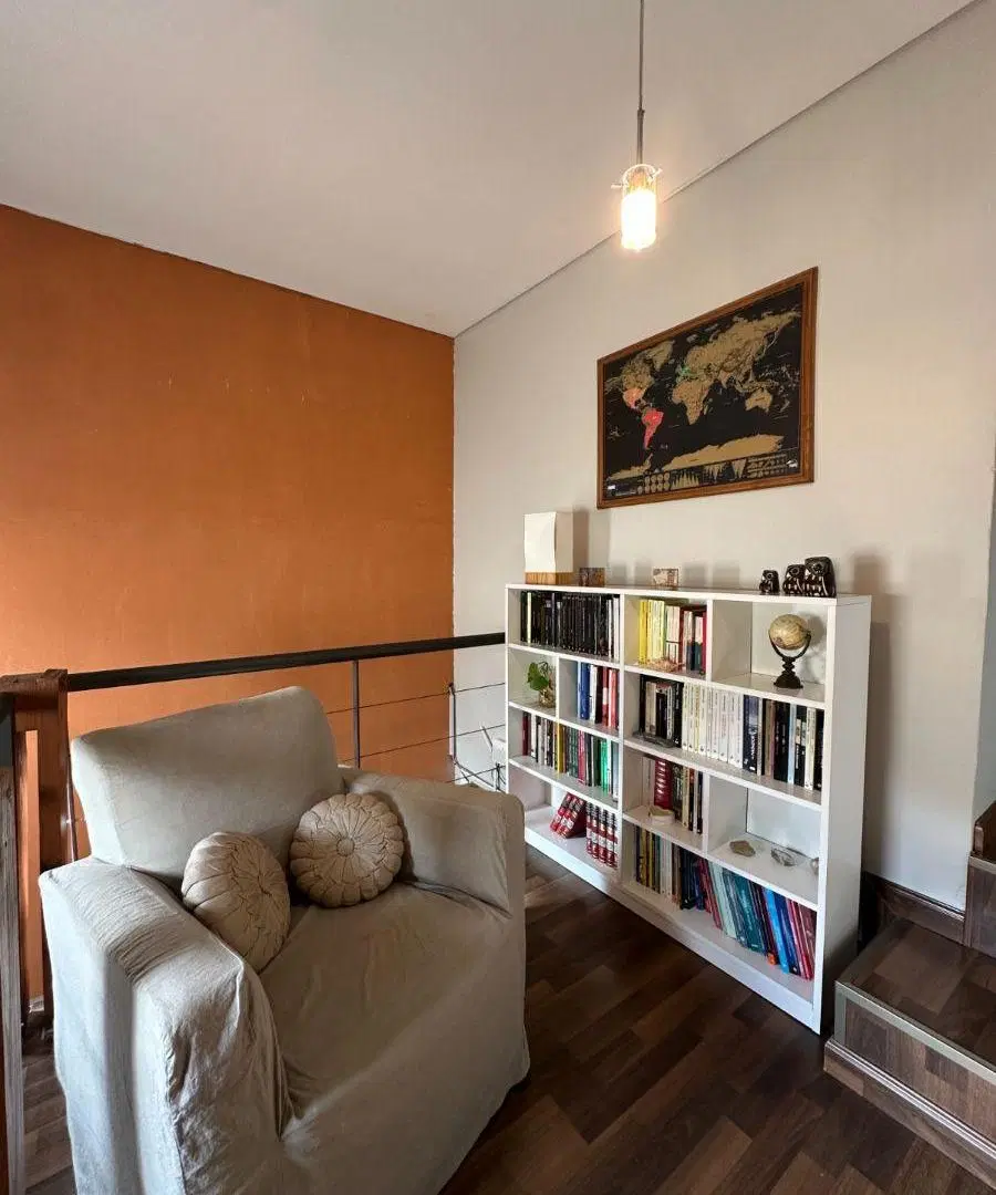 Impecable Dúplex de 4 ambientes con cochera en venta en La Perla 5