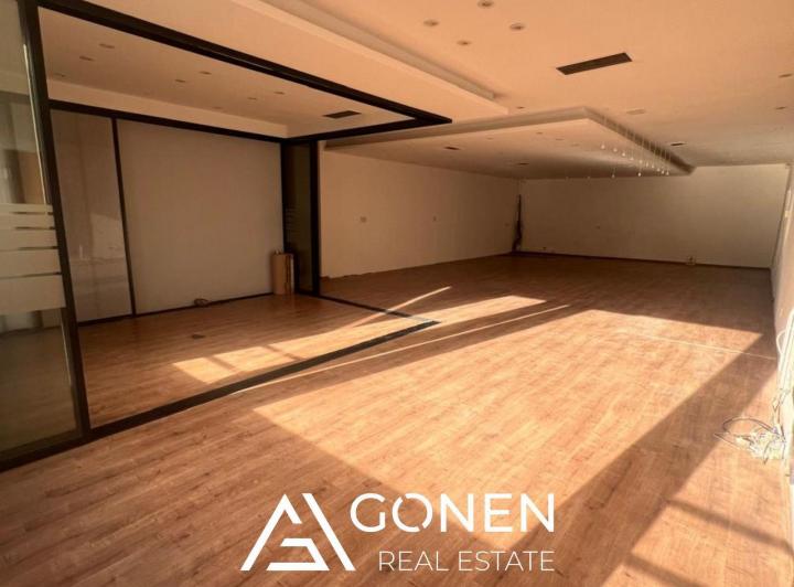 Oficina Comercial en Alquiler 3