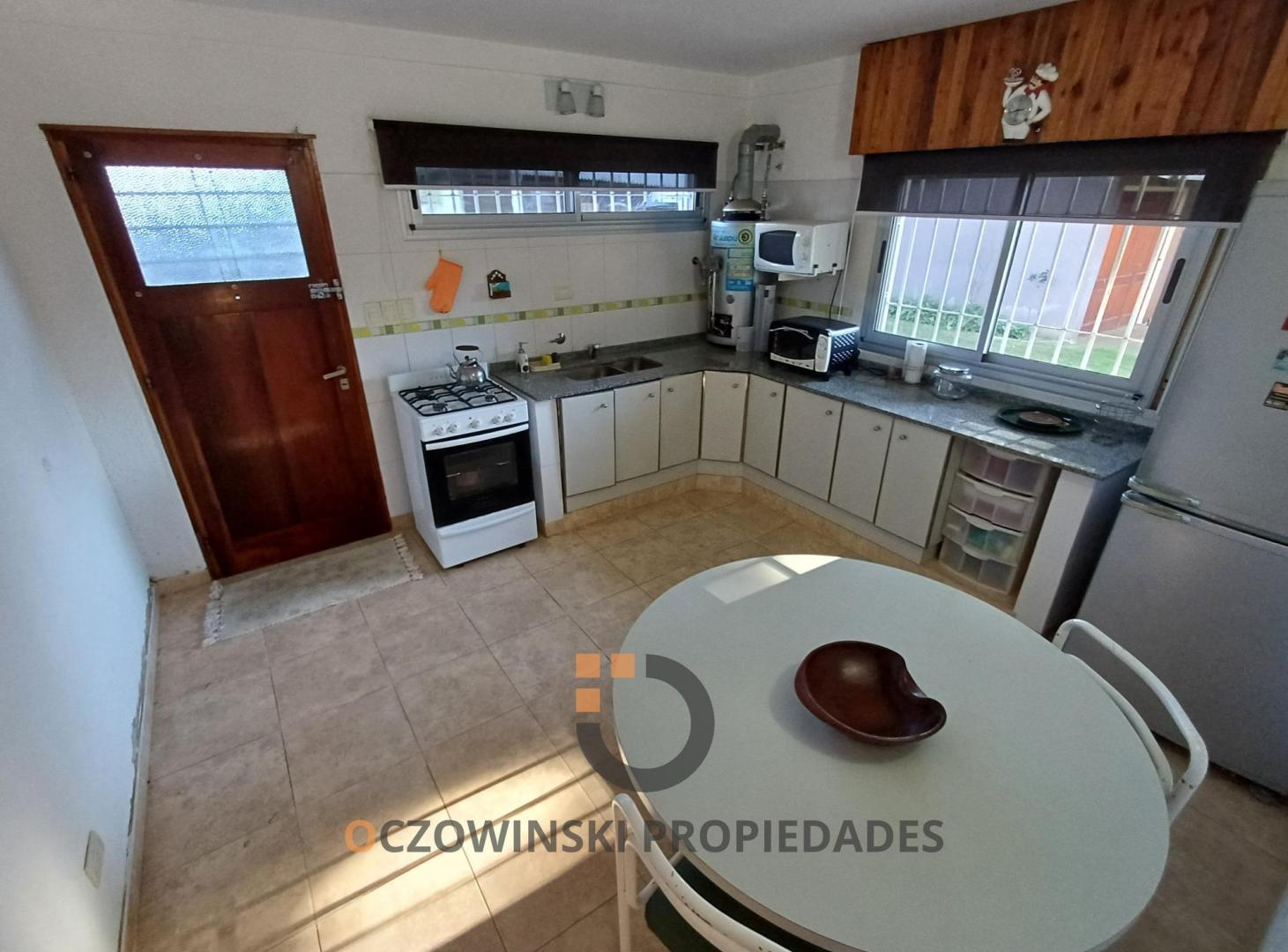 Foto de VENTA 2 CASAS 3 AMB OPORTUNIDAD VILLA GESELL, imagen 2