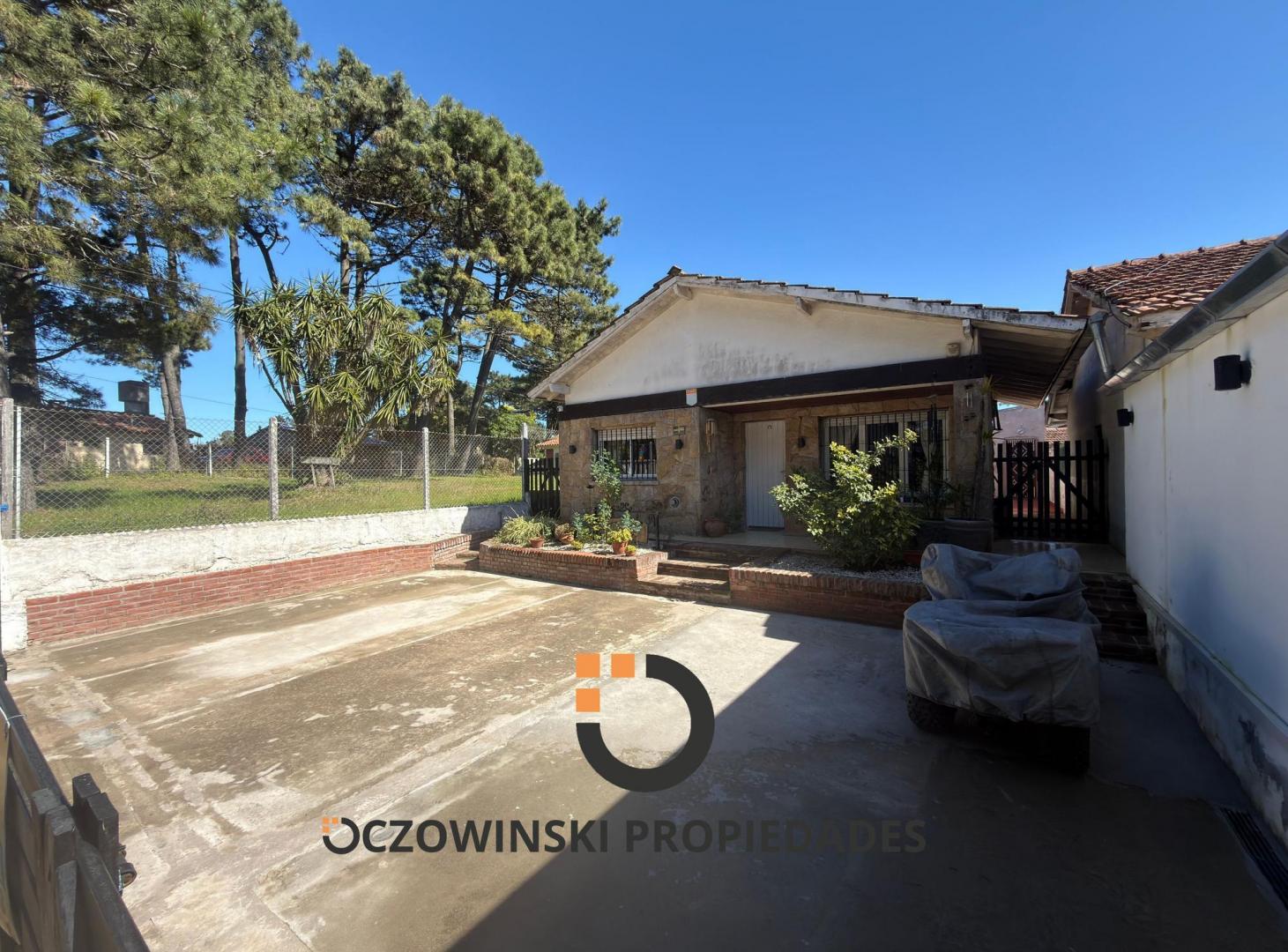 Foto de VENTA DE 3 UF, CASA + DEPTO + DUPLEX (VILLA GESELL), imagen 3