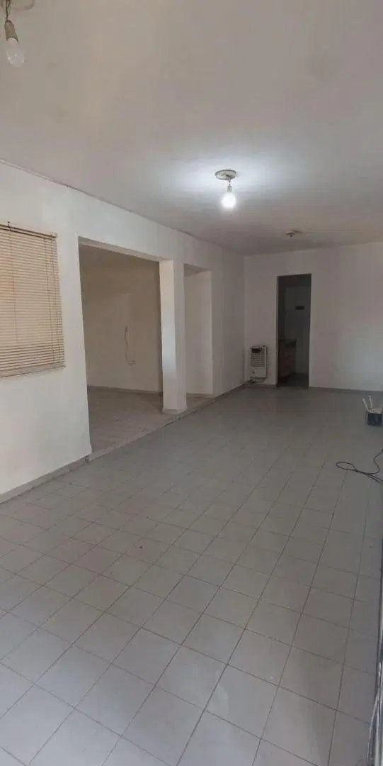 Alquilo Galpón en Circunvalación y Armada Argentina...150m2!!! 4