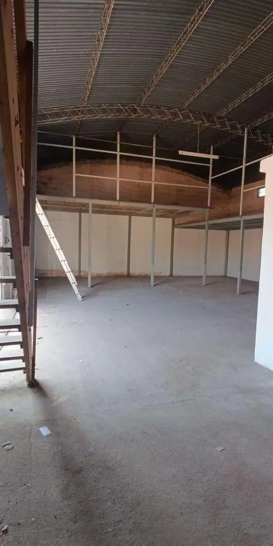 Depósito de 150 m2, en Alquiler en Circunvalación y Av. Armada Argentina. 4