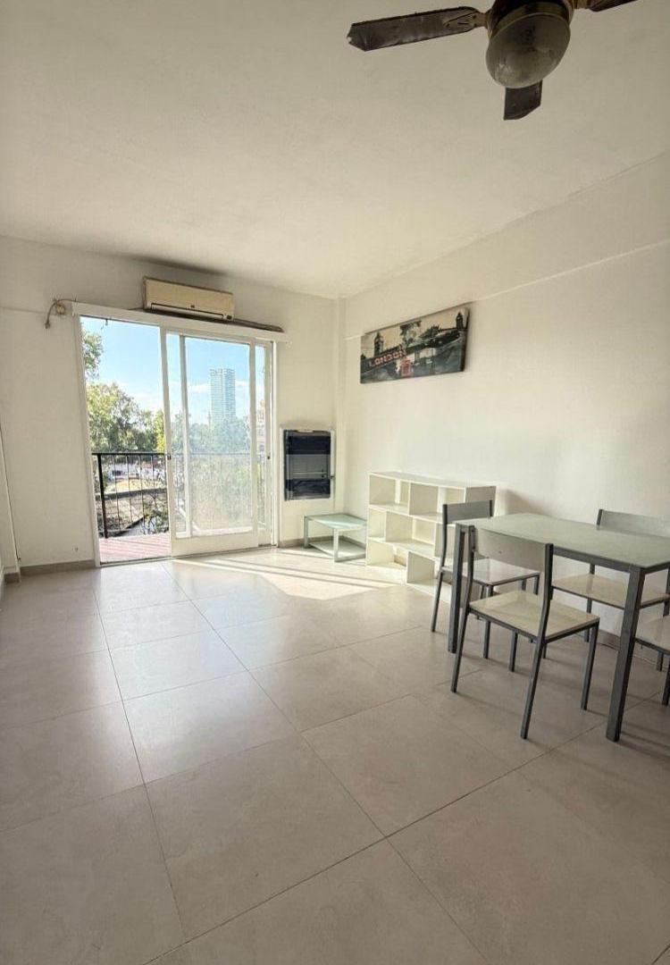 Monoambiente con balcon al frente en el corazón de Palermo