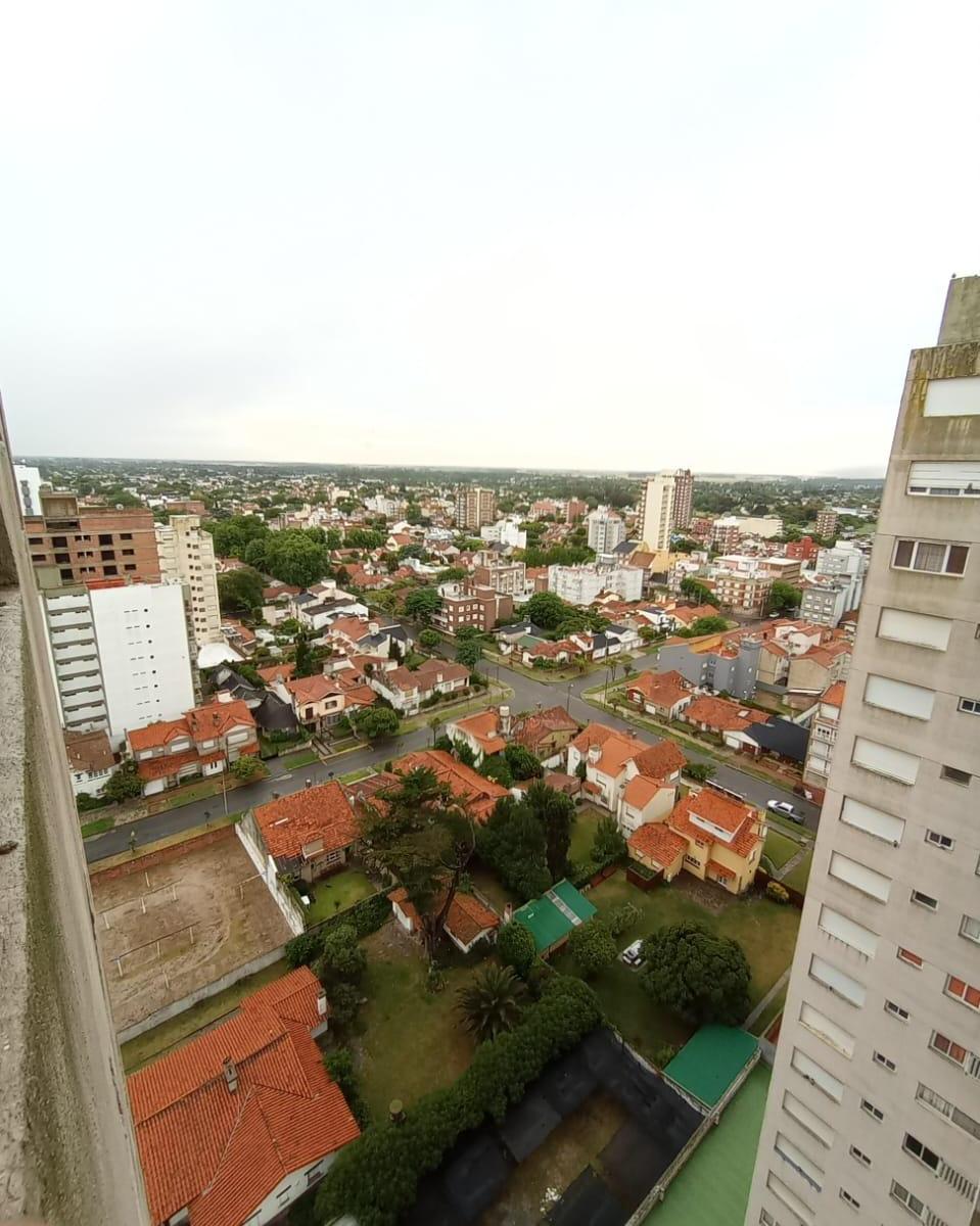Departamento Dos Ambientes - Edificio Cherry - Miramar - Vista Lateral Al Mar 2