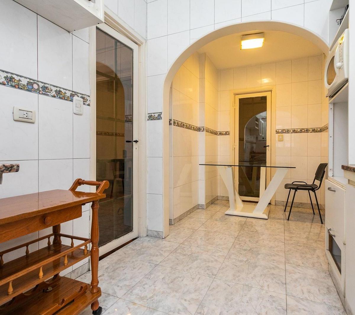 Venta Departamento 4 Ambientes con Balcón Monserrat 4