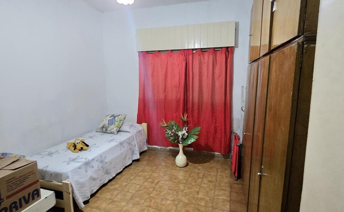 Foto de Venta casa 4 ambientes mas departamento cochera terraza Apto credito, imagen 3