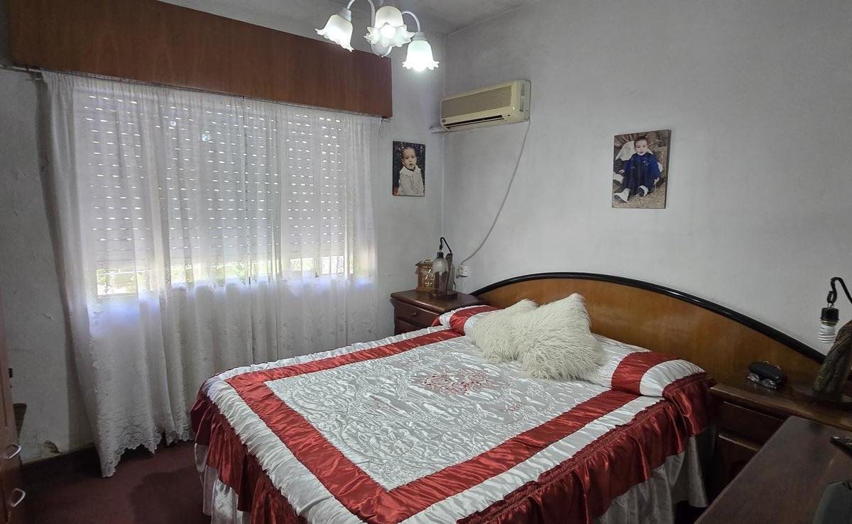 Foto de Venta casa 4 ambientes mas departamento cochera terraza Apto credito, imagen 4