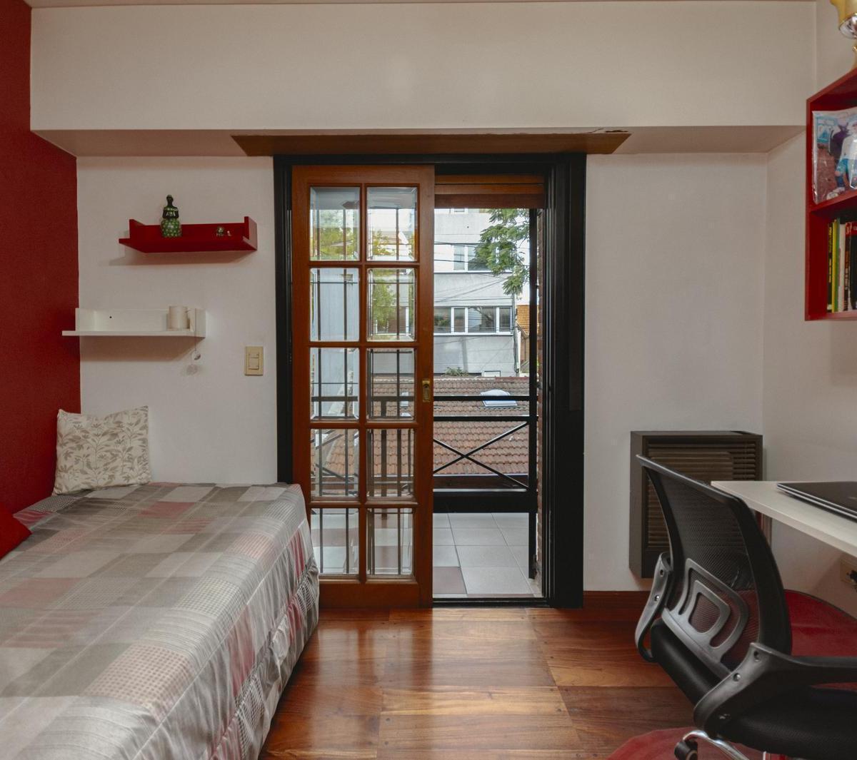 Venta Casa Triplex 5 Ambientes Cocheras Pileta Caballito 2