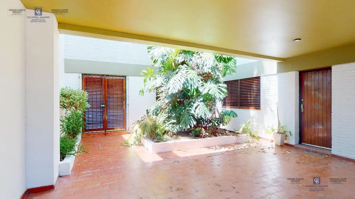 Venta casa 5 ambientes parque parrilla cocheras Tolosa La Plata 3