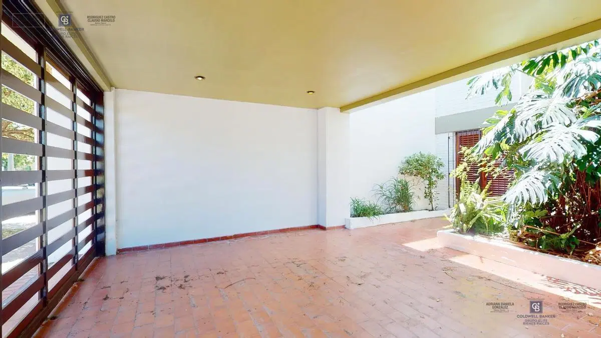Venta casa 5 ambientes parque parrilla cocheras Tolosa La Plata 4