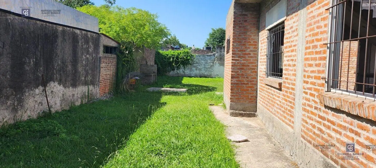 VENTA DE TERRENO CON MEJORAS EN TEMPERLEY 4