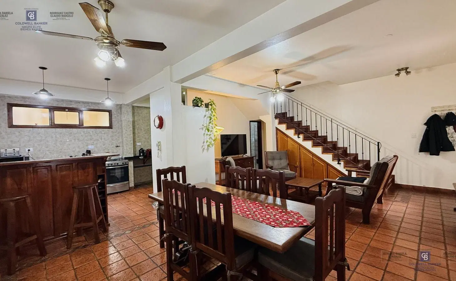 VENTA DE CASA 4 AMBIENTES SOBRE LOTE PROPIO PATIO PARRILLA Y DEPARTAMENTO EN VILLA DEVOTO 5