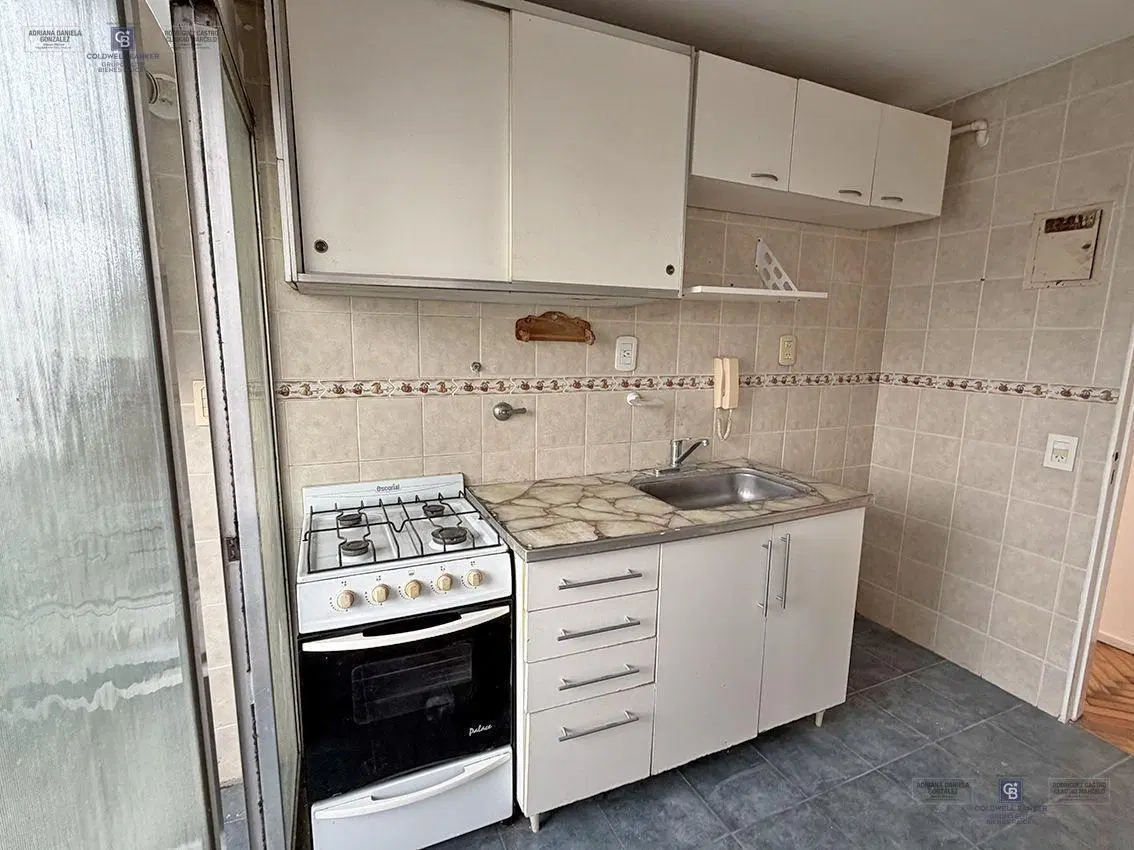 VENTA DEPARTAMENTO 4 AMBIENTES FRENTE  PISO ALTO BALCÓN COCHERA OPCIONAL RECOLETA 4