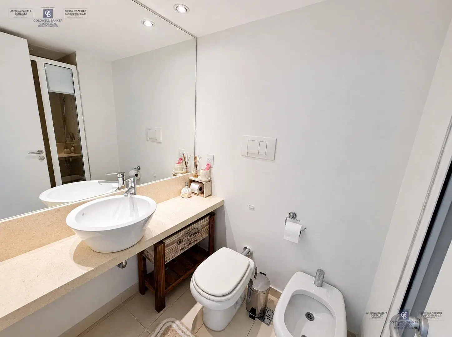 Venta monoambiente divisible amueblado balcon cochera full amenities Puerto Madero 2