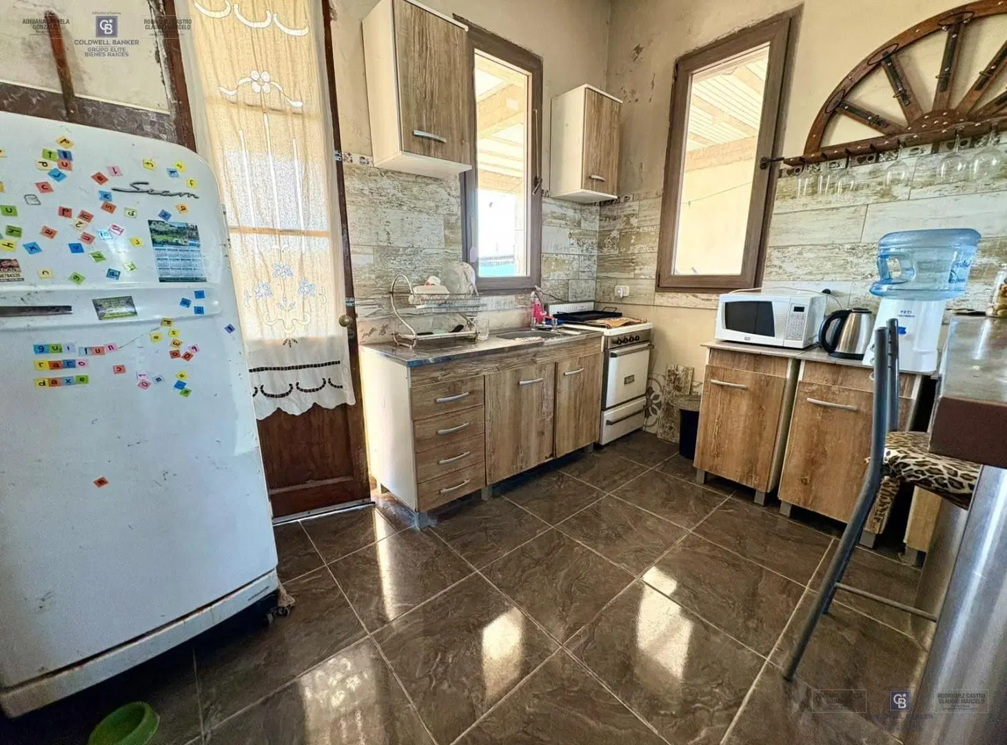 Venta casa 3 ambientes , pileta, quincho y cocheras en Domselaar chico San Vicente. 4