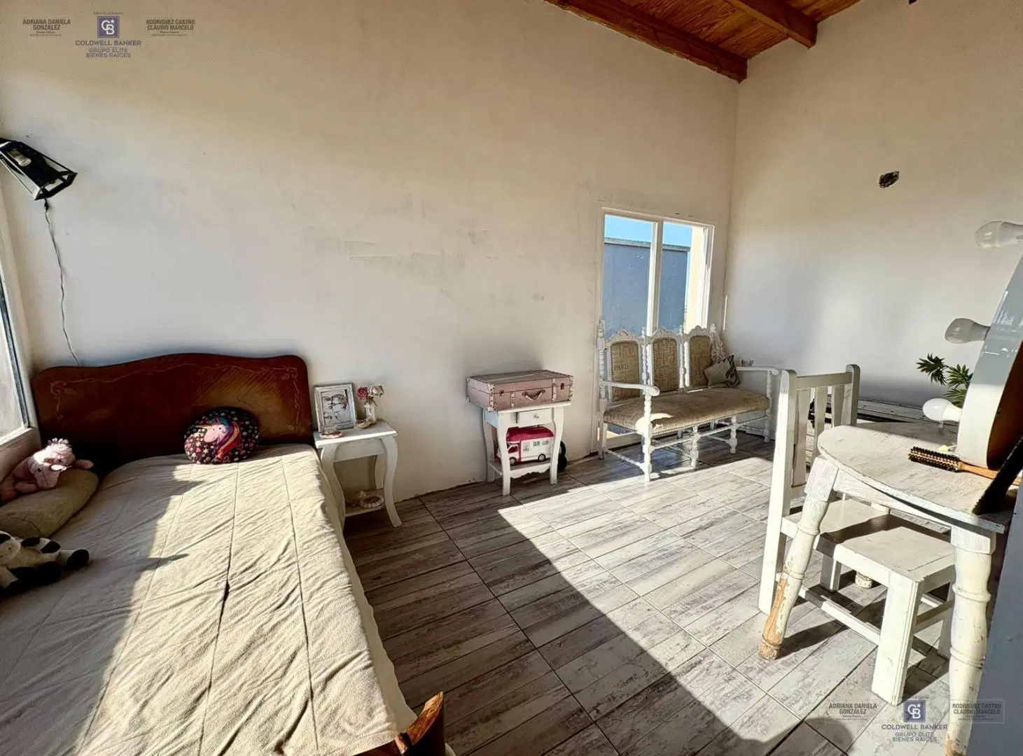 Venta casa 3 ambientes , pileta, quincho y cocheras en Domselaar chico San Vicente. 5