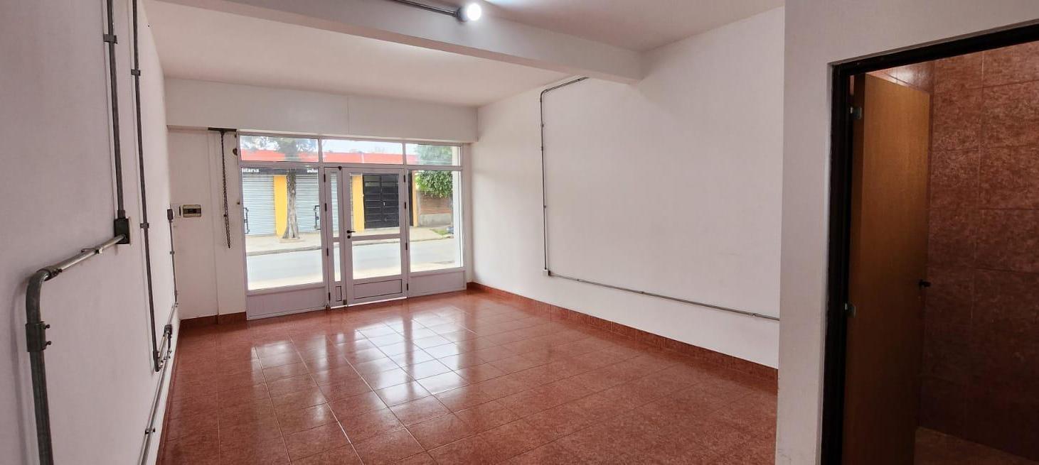 Foto de ALQUILER DE CASA EN BARRIO MALVINAS ARGENTINAS DE ALMIRANTE BROWN., imagen 2