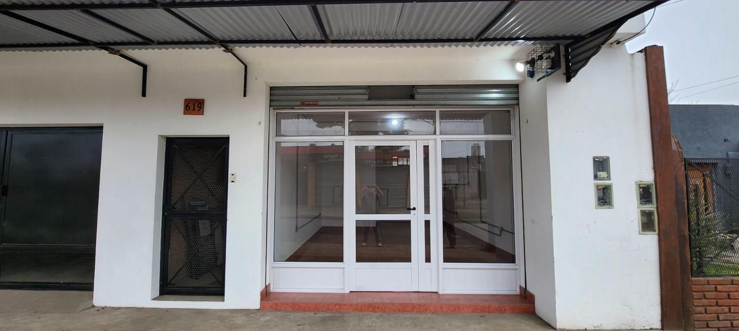 Foto de ALQUILER DE CASA EN BARRIO MALVINAS ARGENTINAS DE ALMIRANTE BROWN., imagen 1