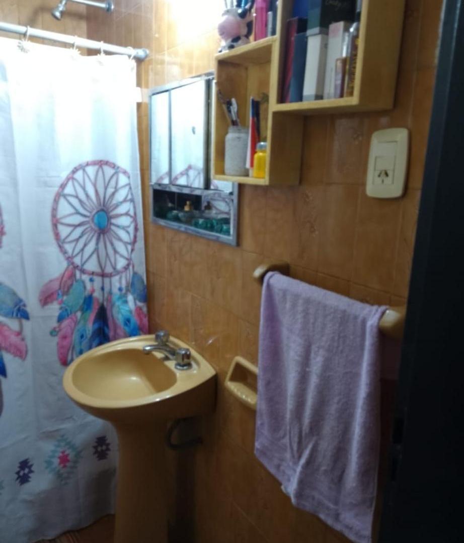 Foto de Venta Casa 2 ambientes cochera en A. Verde Lavallol Lomas de Zamora, imagen 3