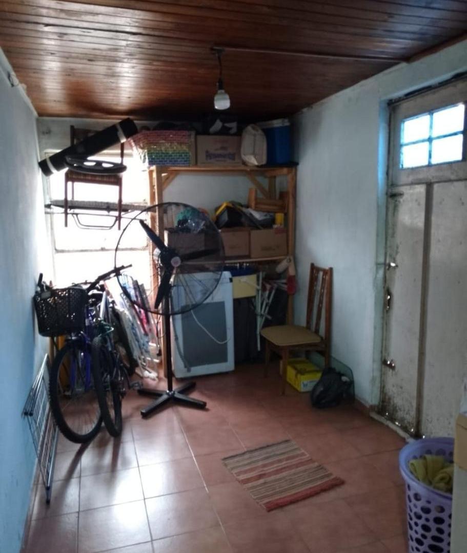 Foto de Venta Casa 2 ambientes cochera en A. Verde Lavallol Lomas de Zamora, imagen 1