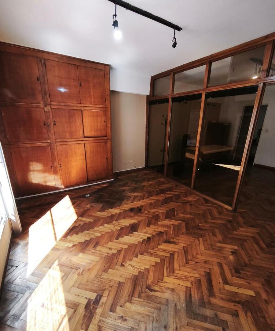 Foto de Alquiler oficina comercial, zona Monserrat., imagen 2